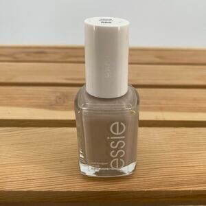 ESSIE NAIL POLISH COLOR SAND TROPEZ 668 NUDE BEIGE TAN NEW